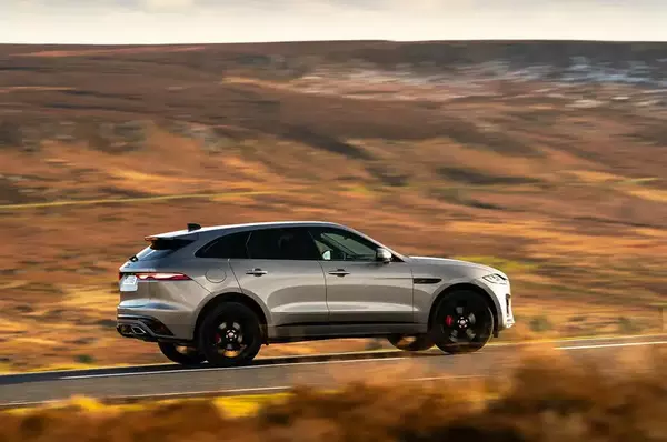 Jaguar F pace 2021