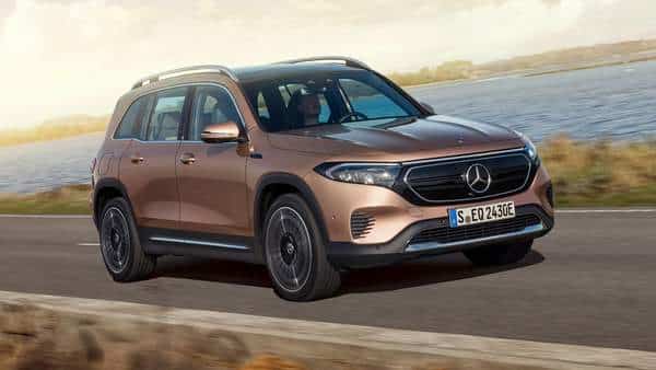 Les meilleurs SUV électriques - Mercedes EQB, vue de face, bronze, conduite